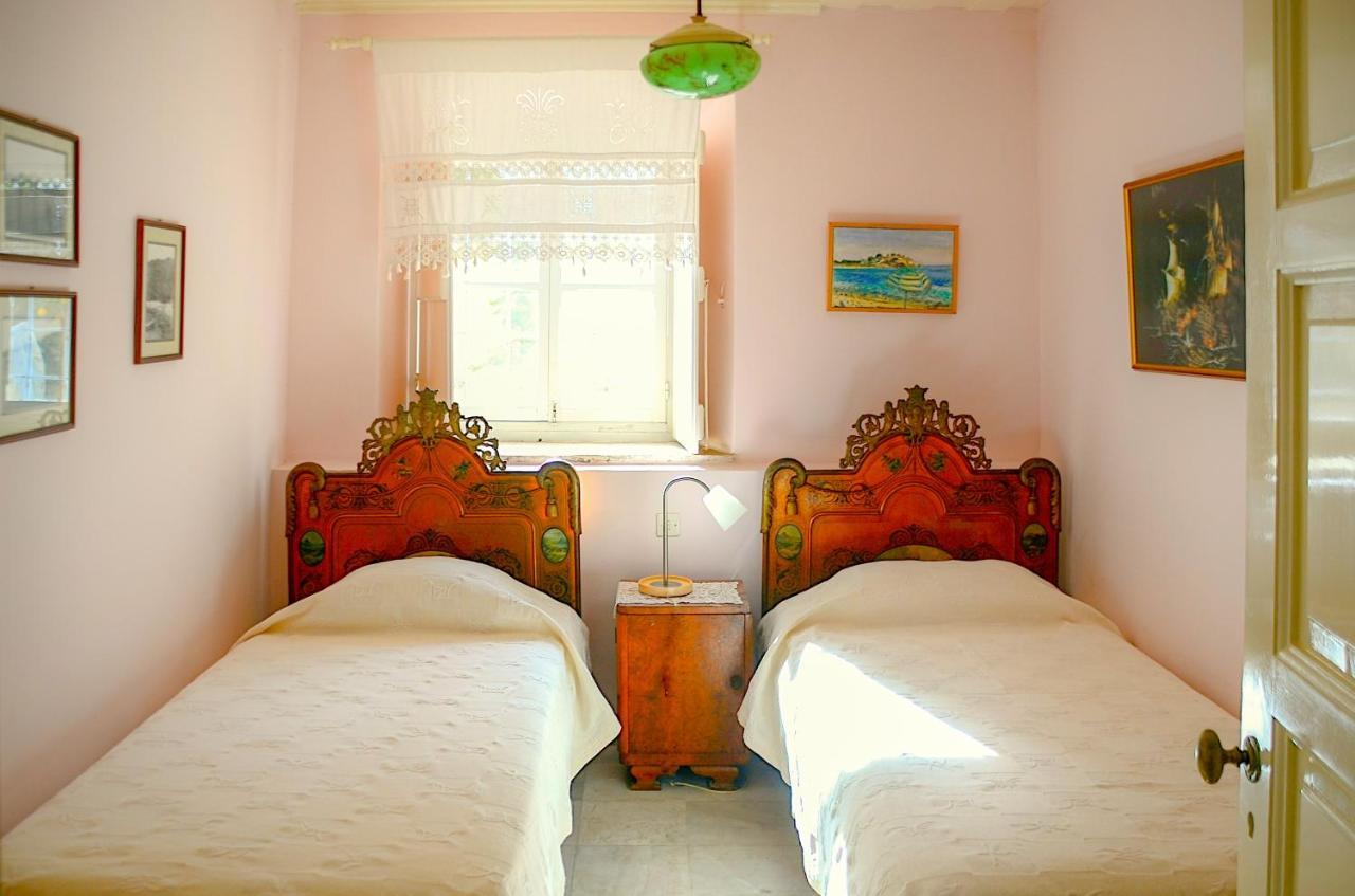 Villa Spetses エクステリア 写真